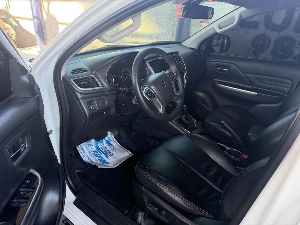 MITSUBISHI L 200 Triton - Foto