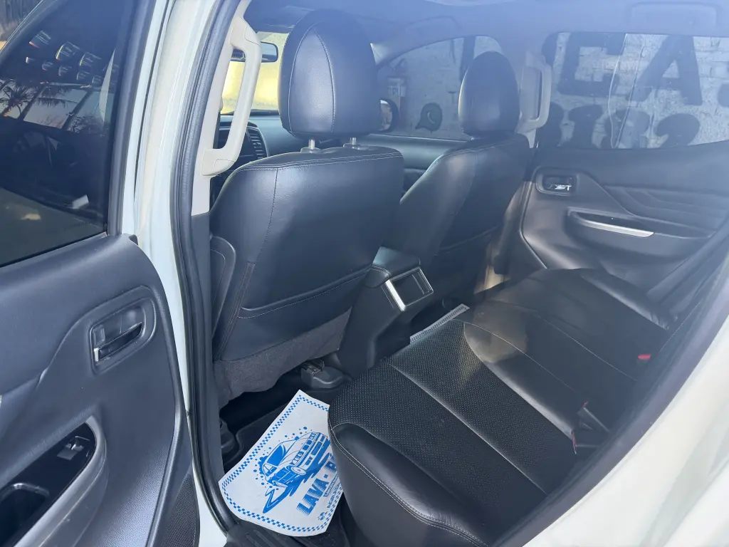 MITSUBISHI L 200 Triton - Foto