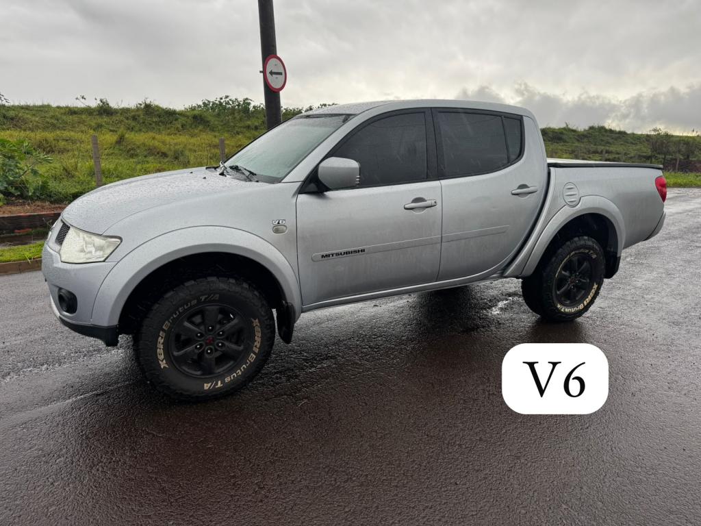 MITSUBISHI L 200 Triton