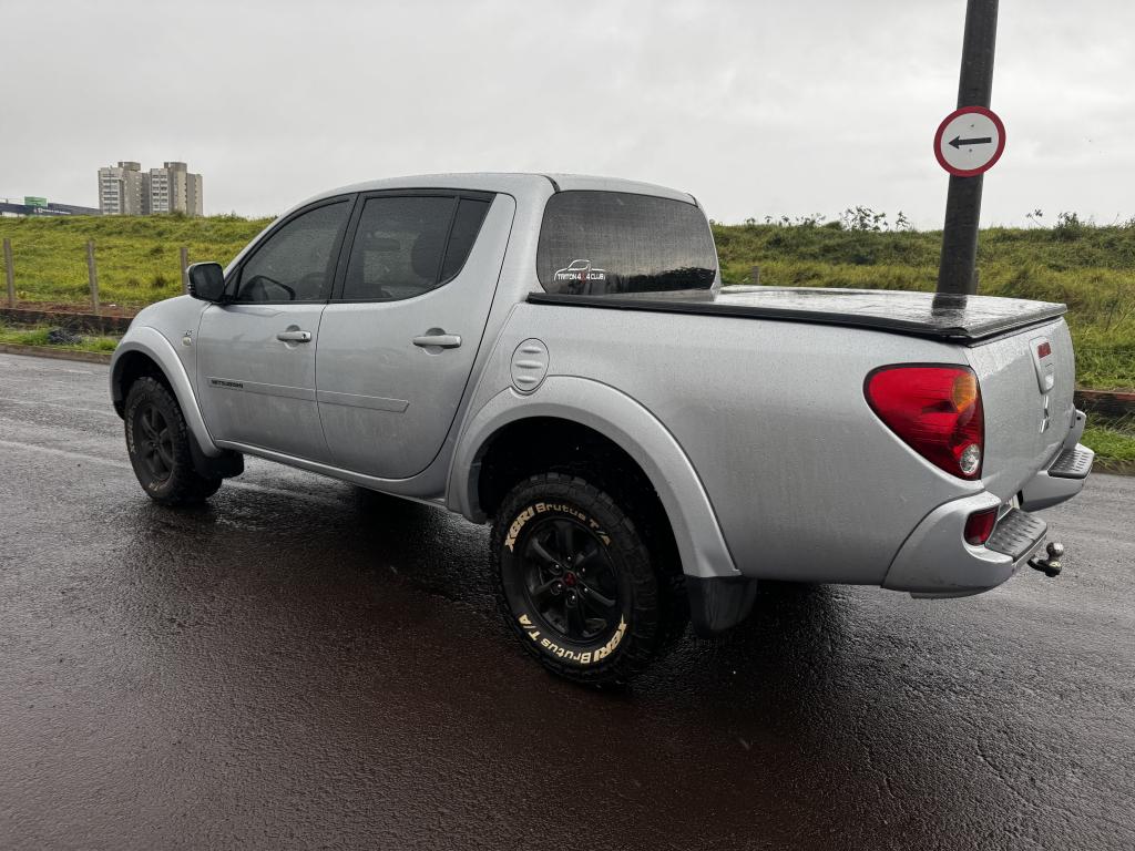 MITSUBISHI L 200 Triton - Foto
