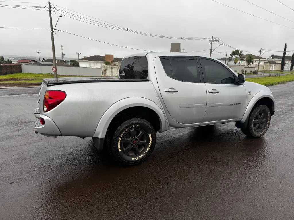 MITSUBISHI L 200 Triton - Foto