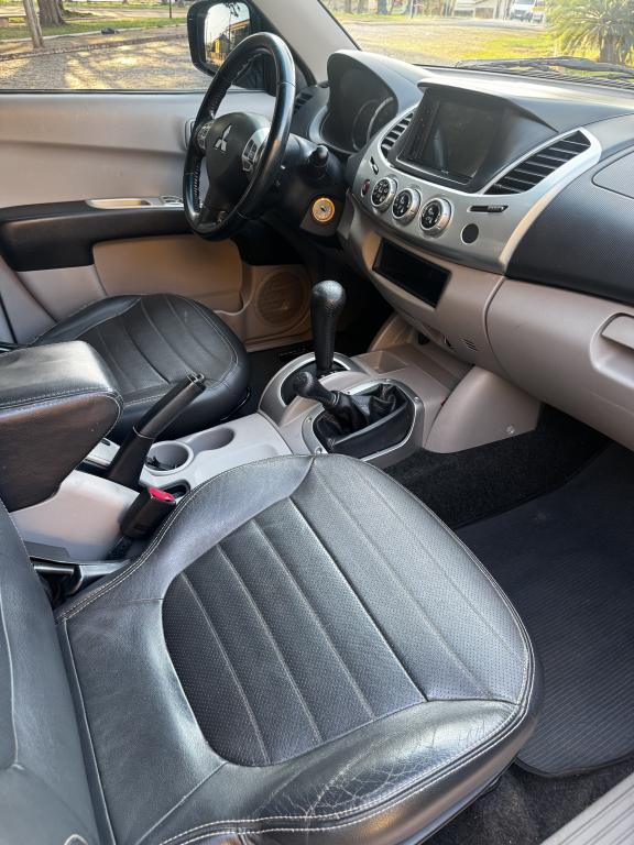 MITSUBISHI L 200 Triton - Foto