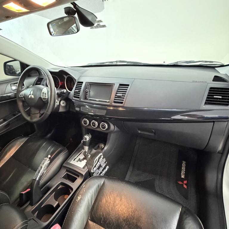 MITSUBISHI Lancer - Foto