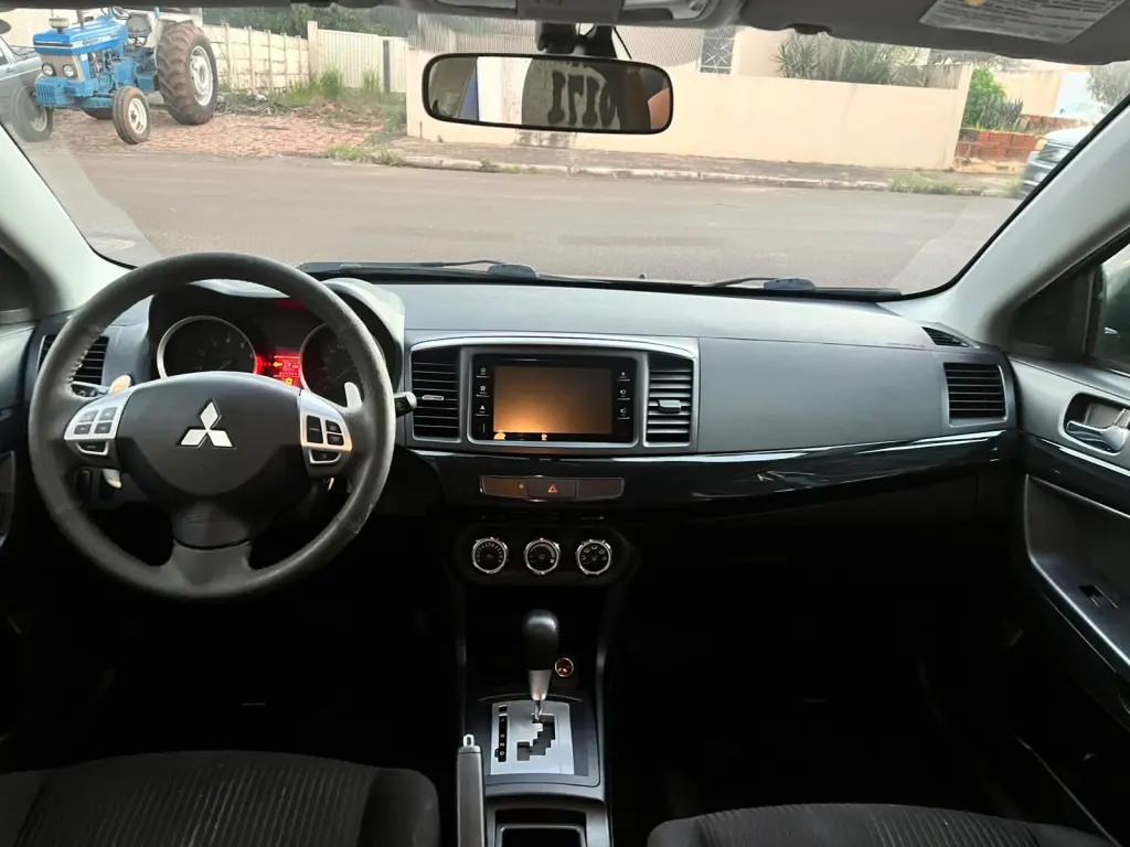 MITSUBISHI Lancer - Foto