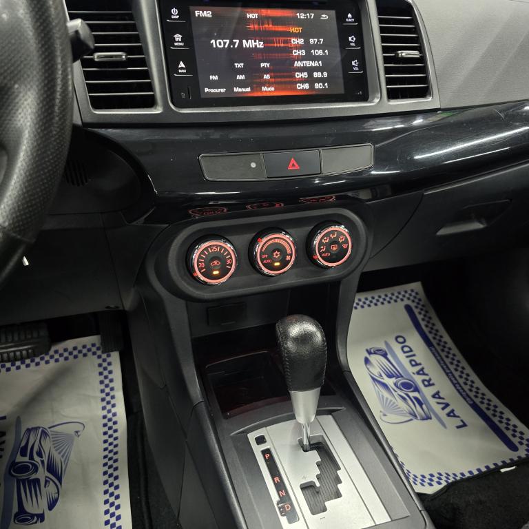 MITSUBISHI Lancer - Foto