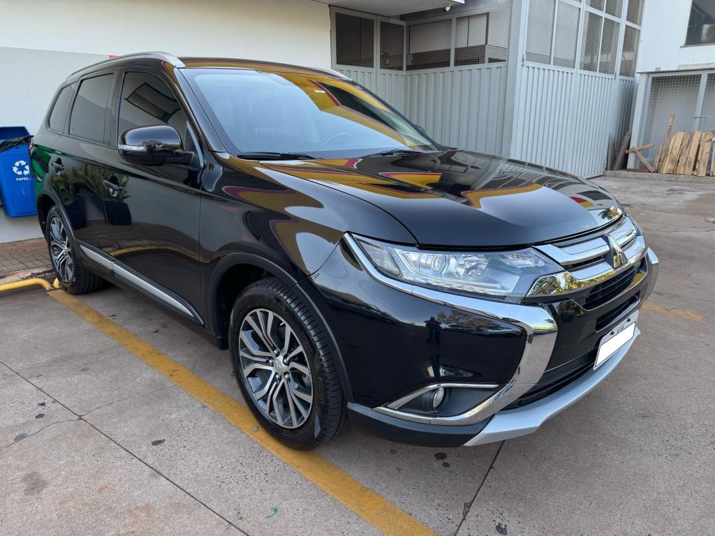 MITSUBISHI Outlander - Miniatura