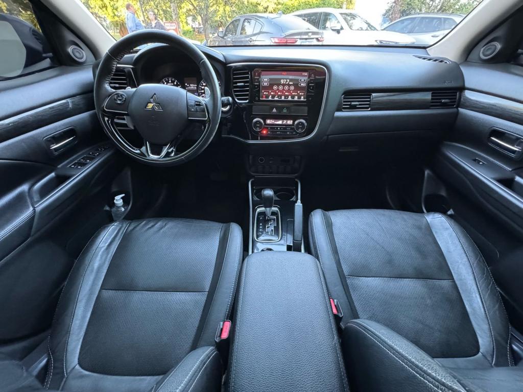 MITSUBISHI Outlander - Miniatura