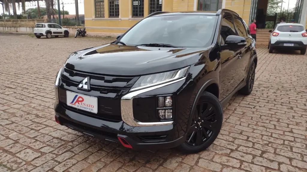 MITSUBISHI Outlander Sport