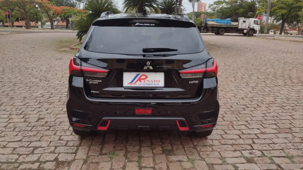 MITSUBISHI Outlander Sport - Foto