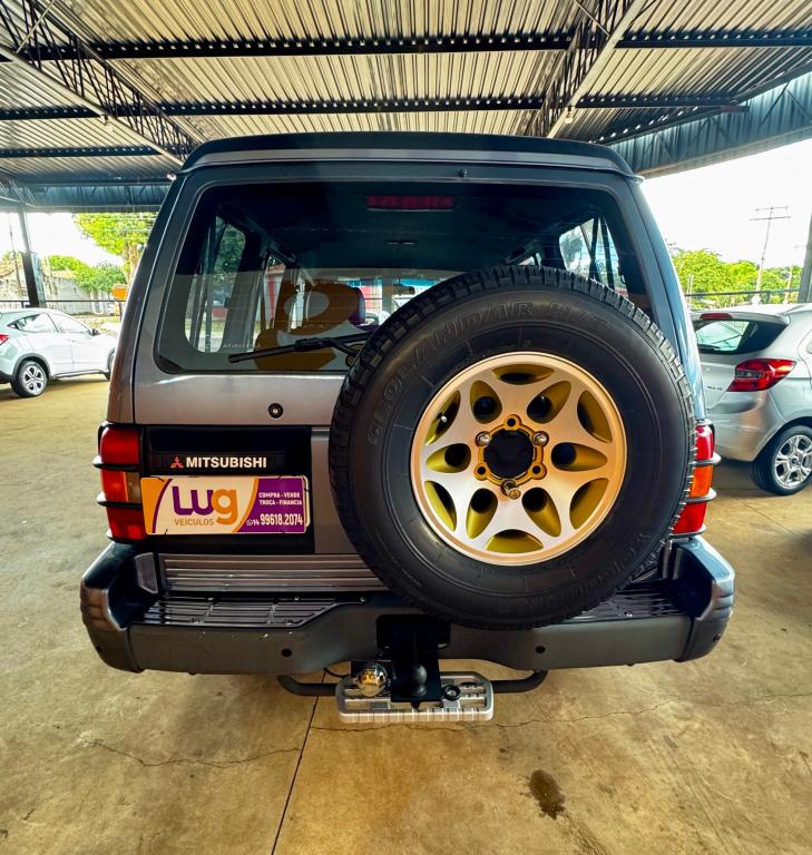 MITSUBISHI Pajero - Foto