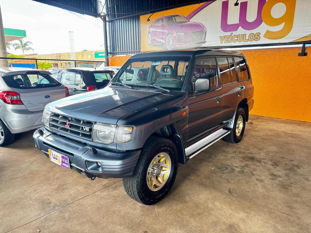 MITSUBISHI Pajero - Foto