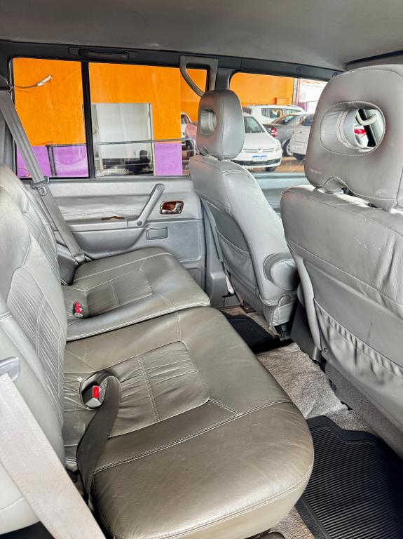 MITSUBISHI Pajero - Foto