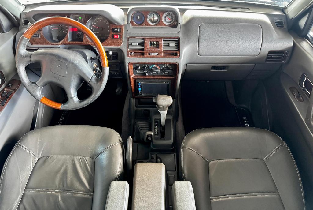 MITSUBISHI Pajero - Foto