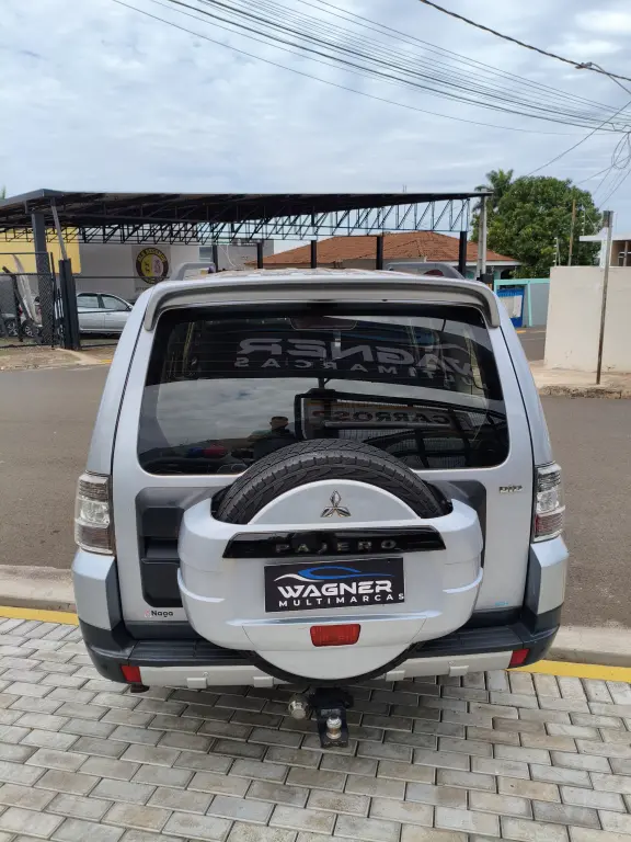 MITSUBISHI Pajero Full - Foto