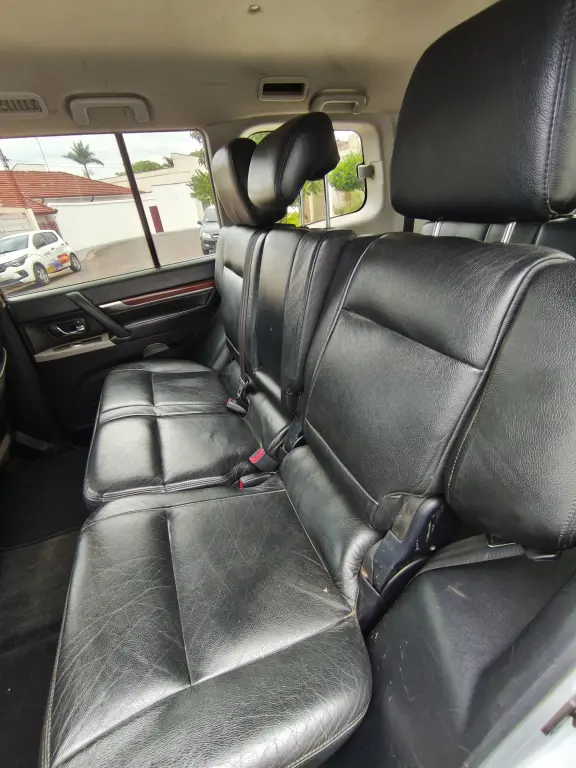 MITSUBISHI Pajero Full - Foto