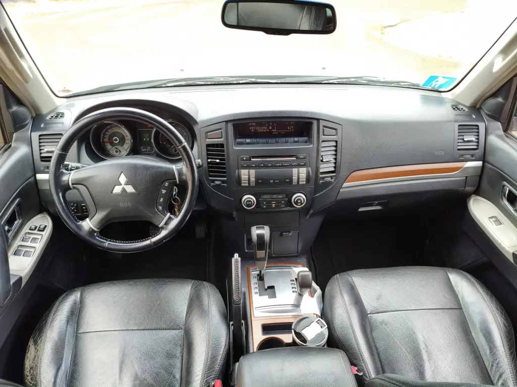 MITSUBISHI Pajero Full - Foto