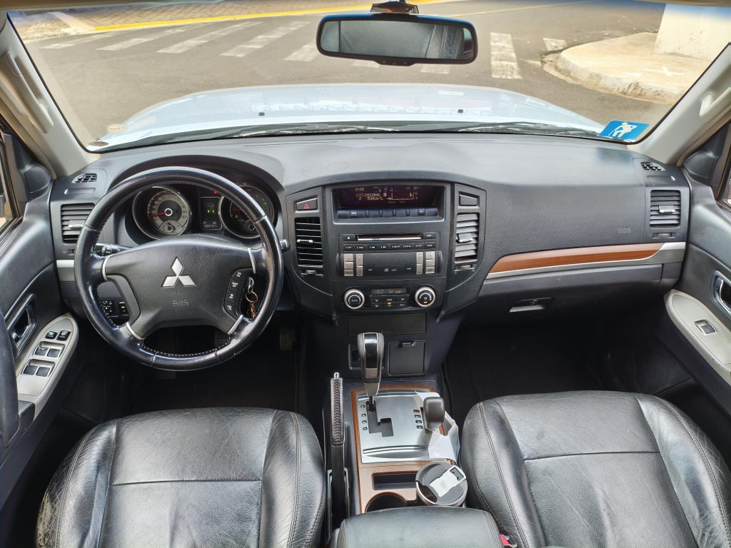 MITSUBISHI Pajero Full - Foto