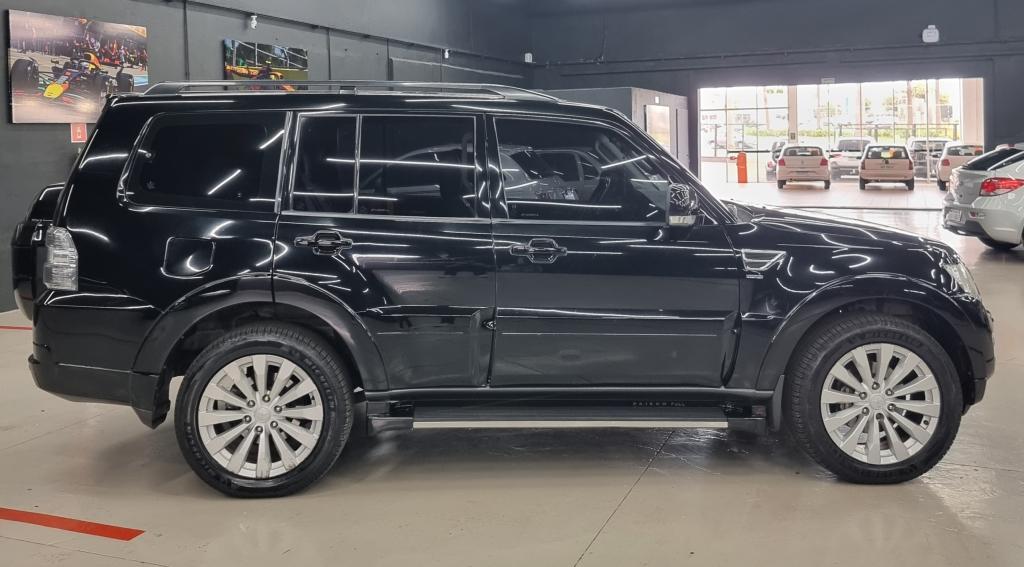 MITSUBISHI Pajero Full - Foto