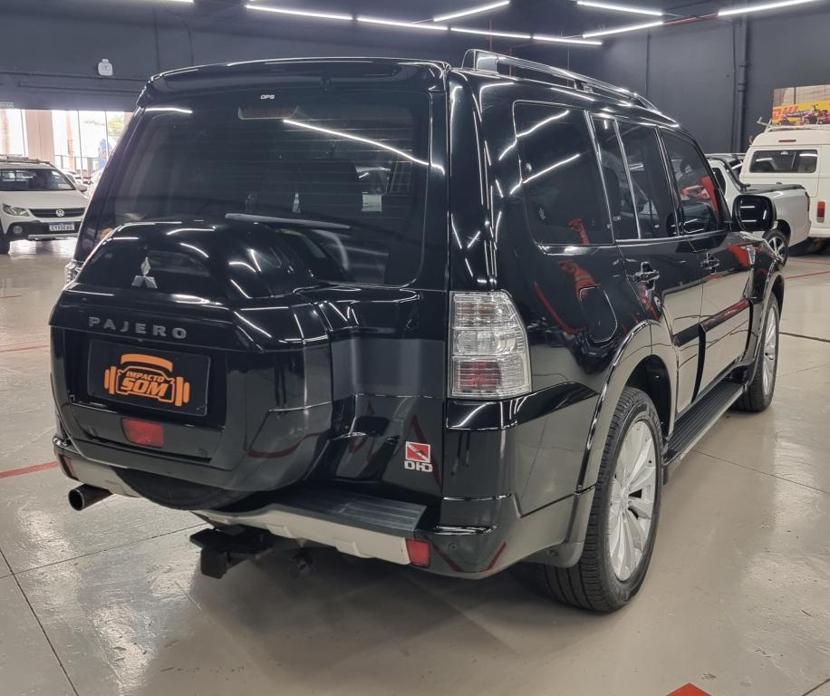 MITSUBISHI Pajero Full - Foto