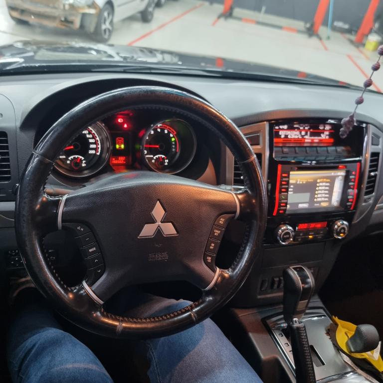 MITSUBISHI Pajero Full - Foto