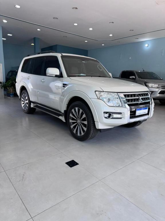 MITSUBISHI Pajero Full