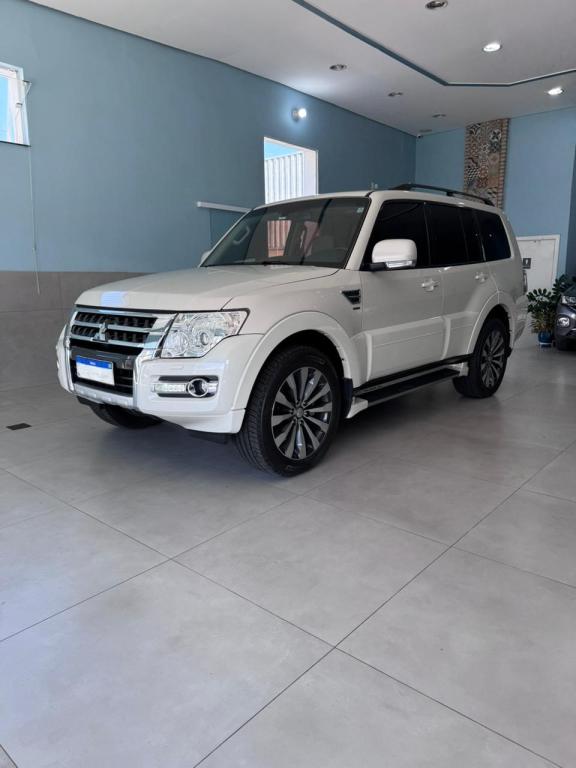 MITSUBISHI Pajero Full - Foto