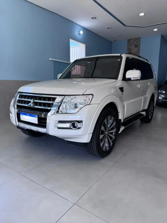 MITSUBISHI Pajero Full - Foto
