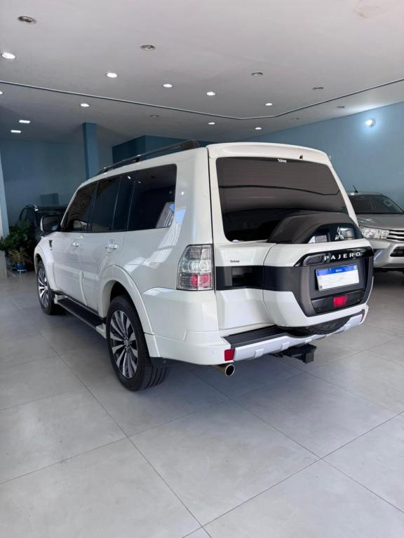 MITSUBISHI Pajero Full - Foto