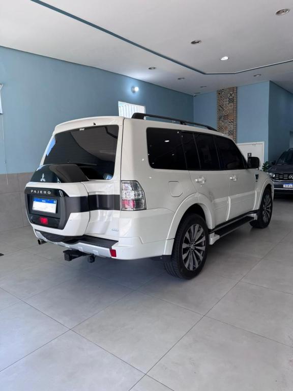 MITSUBISHI Pajero Full - Foto