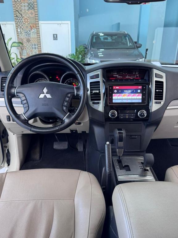 MITSUBISHI Pajero Full - Foto