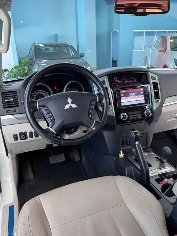 MITSUBISHI Pajero Full - Foto
