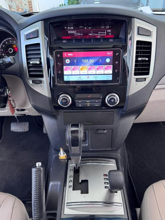 MITSUBISHI Pajero Full - Foto