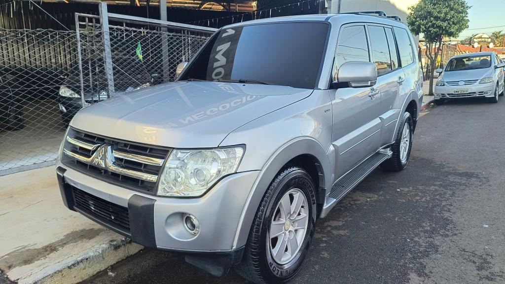MITSUBISHI Pajero Full