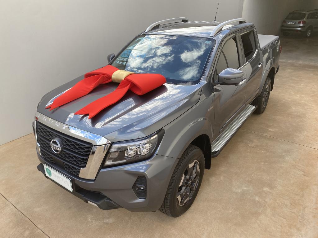 NISSAN Frontier - Foto