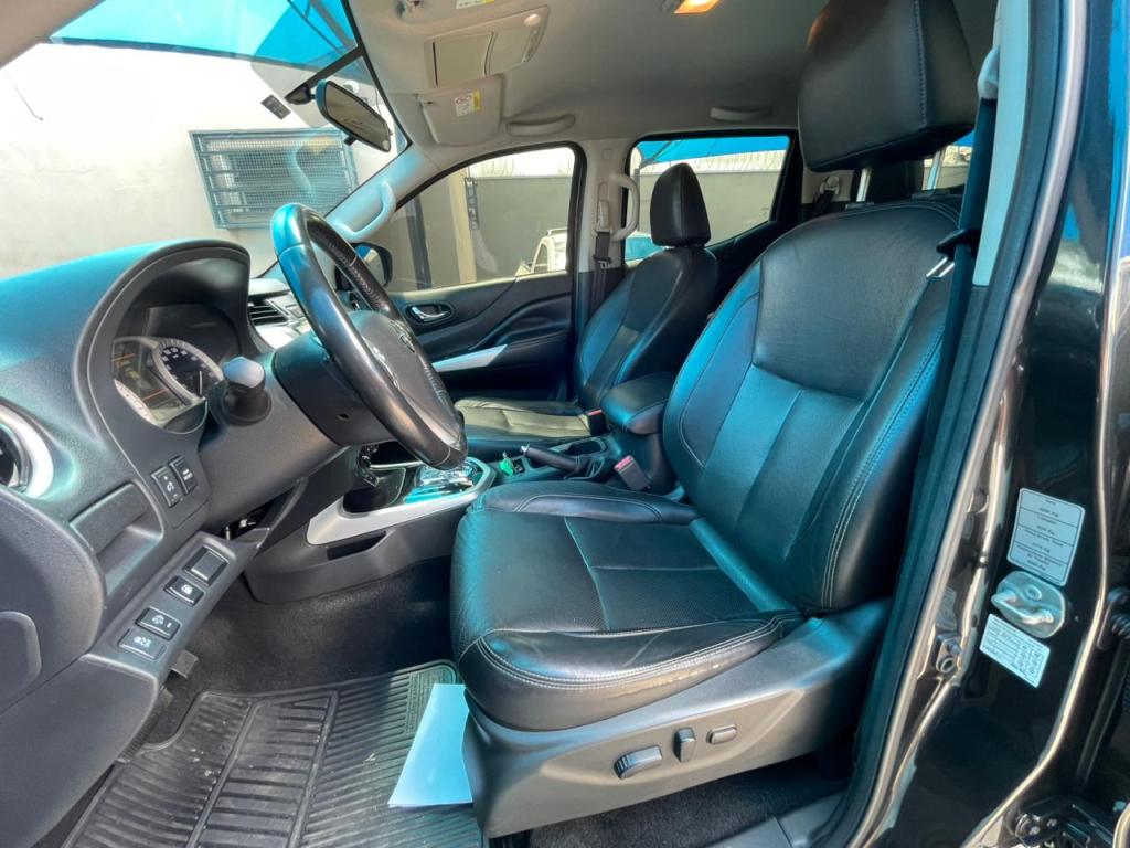 NISSAN Frontier - Foto