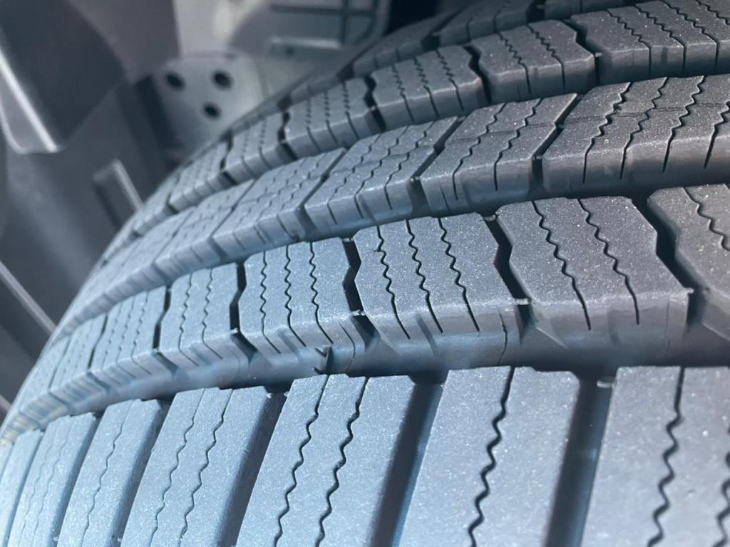 NISSAN Frontier - Foto