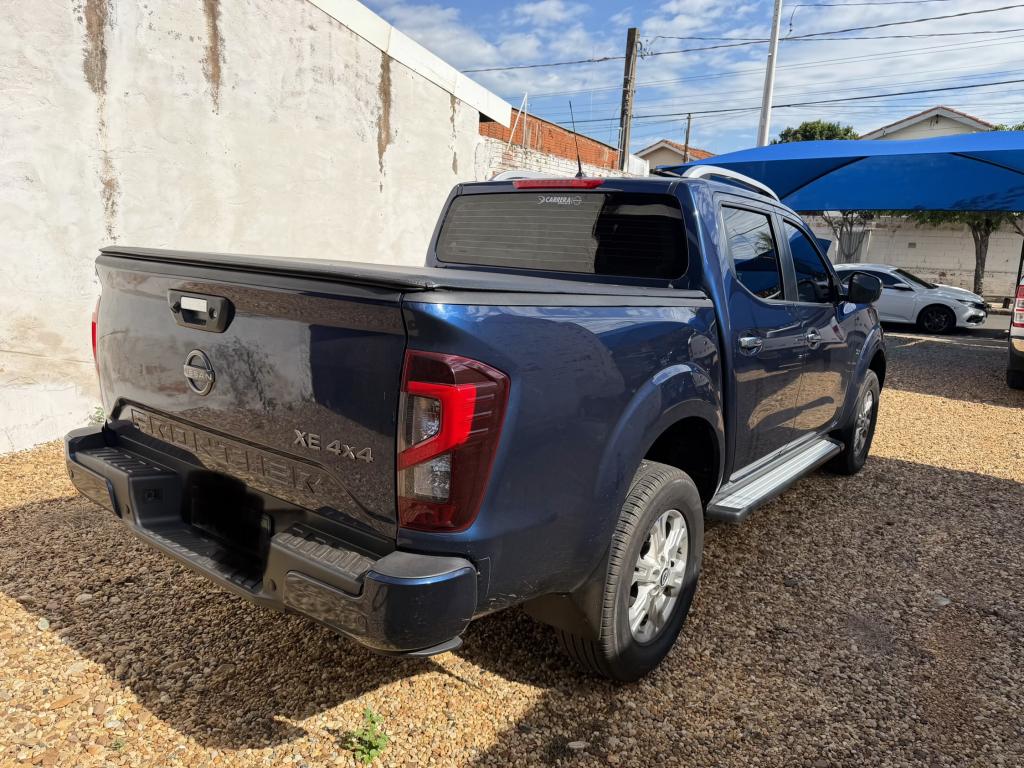 NISSAN Frontier - Foto