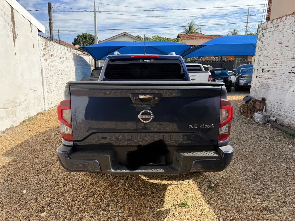 NISSAN Frontier - Foto