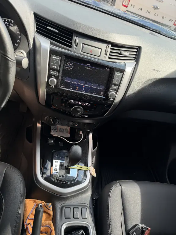 NISSAN Frontier - Foto