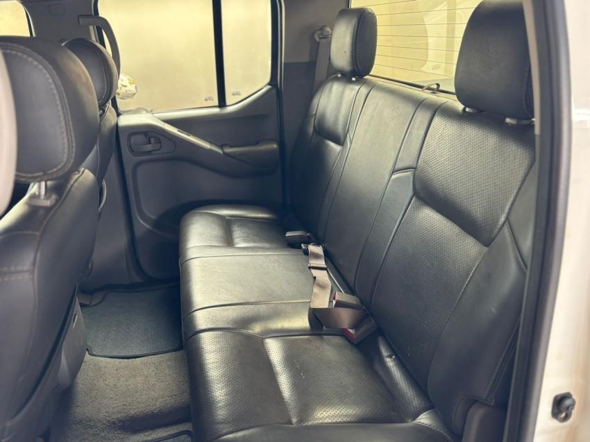 NISSAN Frontier - Foto