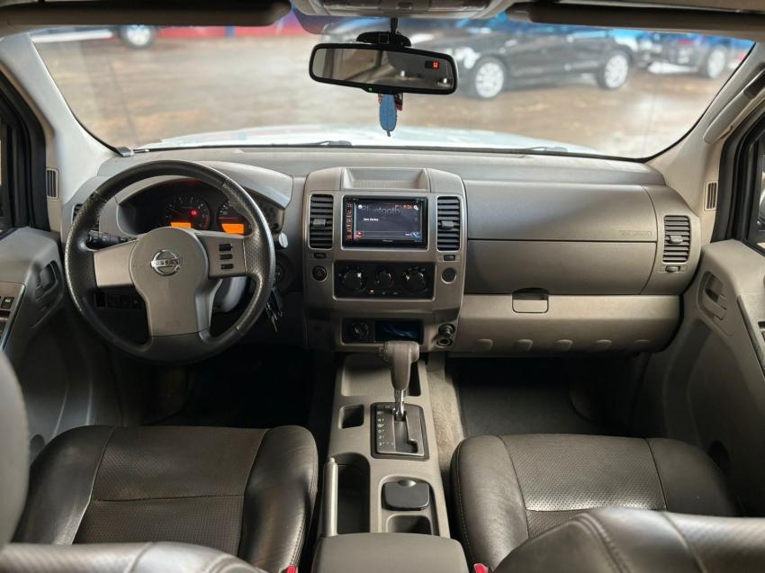 NISSAN Frontier - Foto