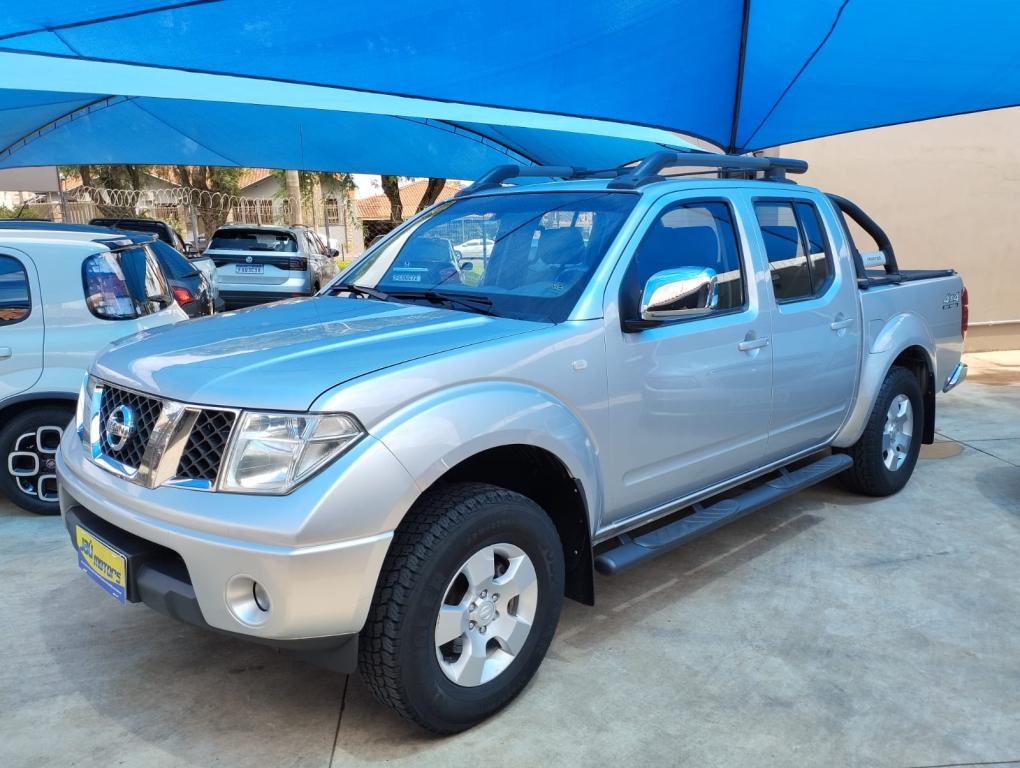 NISSAN Frontier - Foto