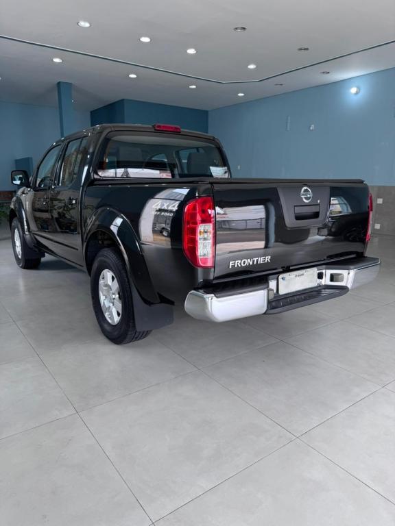 NISSAN Frontier - Foto