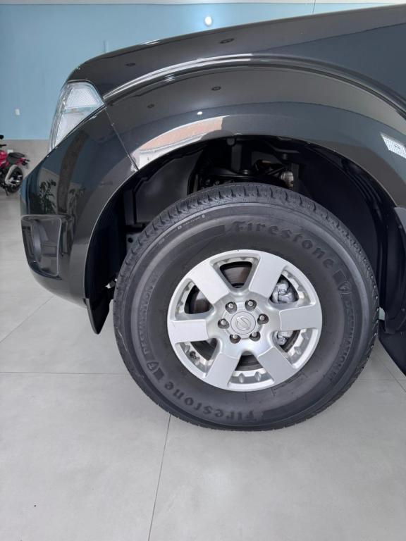 NISSAN Frontier - Foto