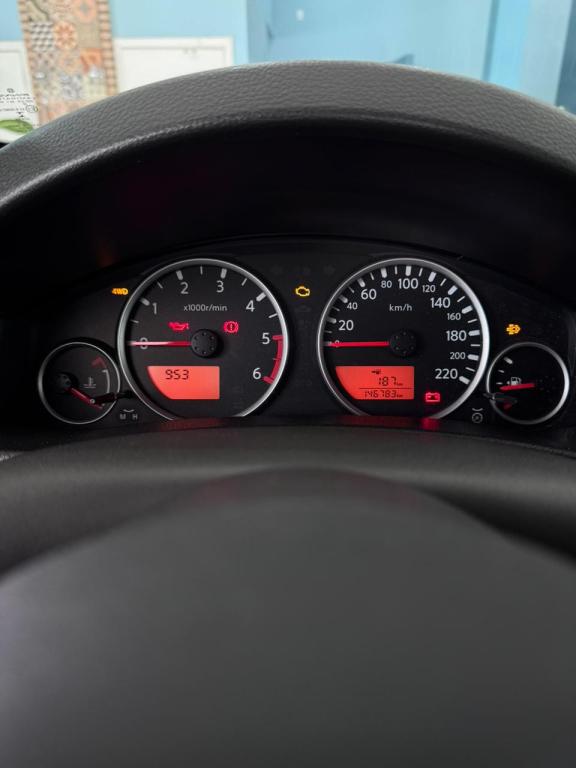 NISSAN Frontier - Foto