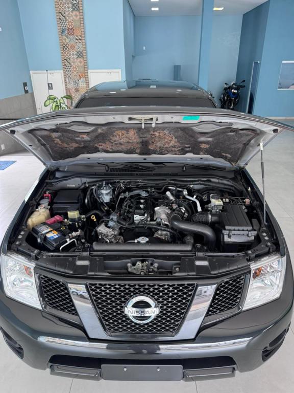 NISSAN Frontier - Foto