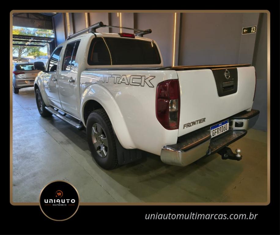 NISSAN Frontier - Foto