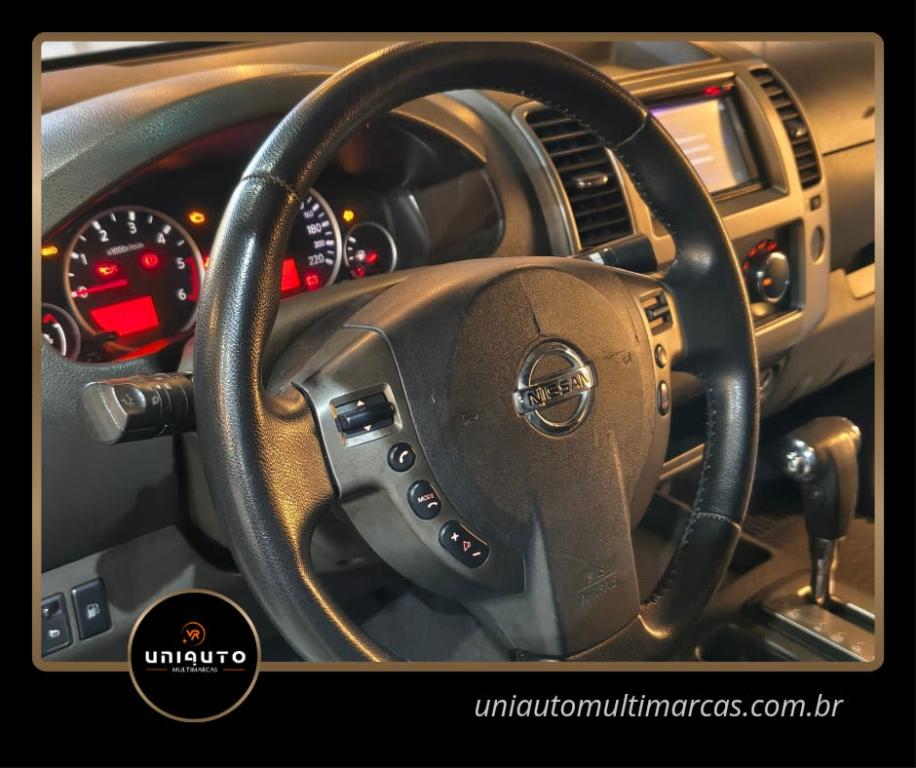 NISSAN Frontier - Foto