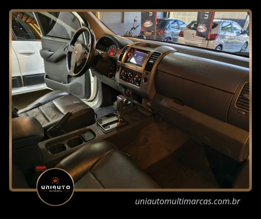 NISSAN Frontier - Foto