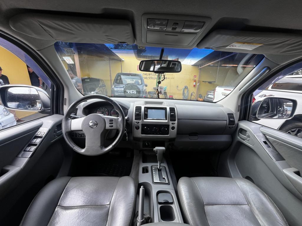 NISSAN Frontier - Foto